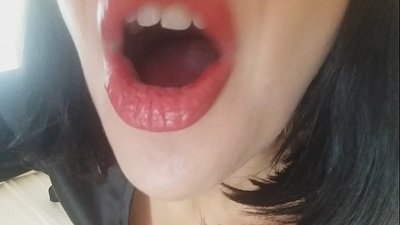 Schatz, deine Stiefmutter lässt dich heute nicht zur Schule gehen... Ich brauche dich zu sehr...